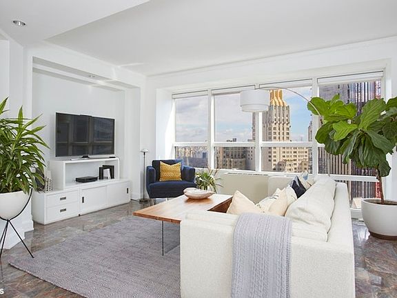5th image of 146 W 57th St APT 36D