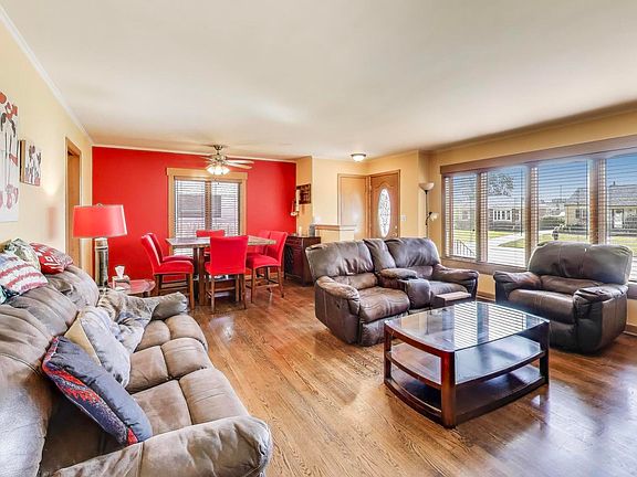 2nd image of 6936 W Oakton Ct