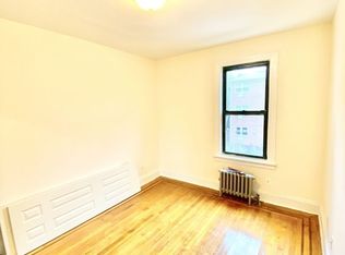 2550 45th St APT 2R, Astoria, NY 11103