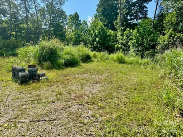 2064 Wilson Rd, Asheville, NC 28806