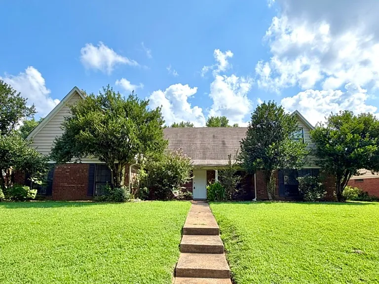 6383 Eastbrier Dr — Photo 1