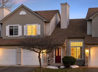 2141 Baneberry Way W, Chanhassen, MN 55317