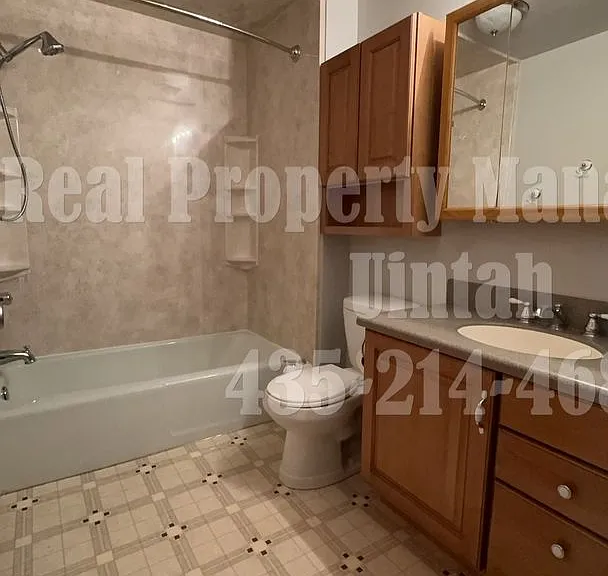 456 S 3130 W — Photo 8