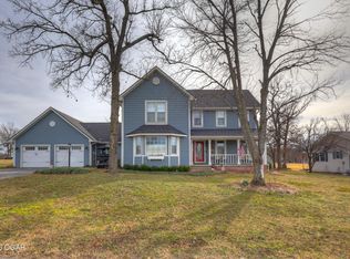 306 Lakeview Ln, Carl Junction, MO 64834
