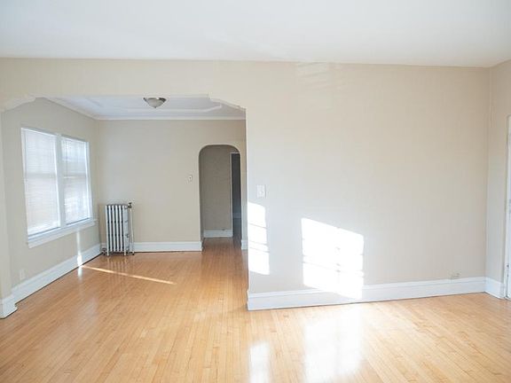 3rd image of 1720 E Newton Ave APT 5