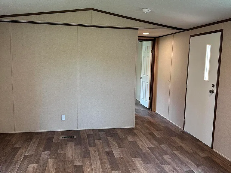 113 Orton Ln — Photo 10