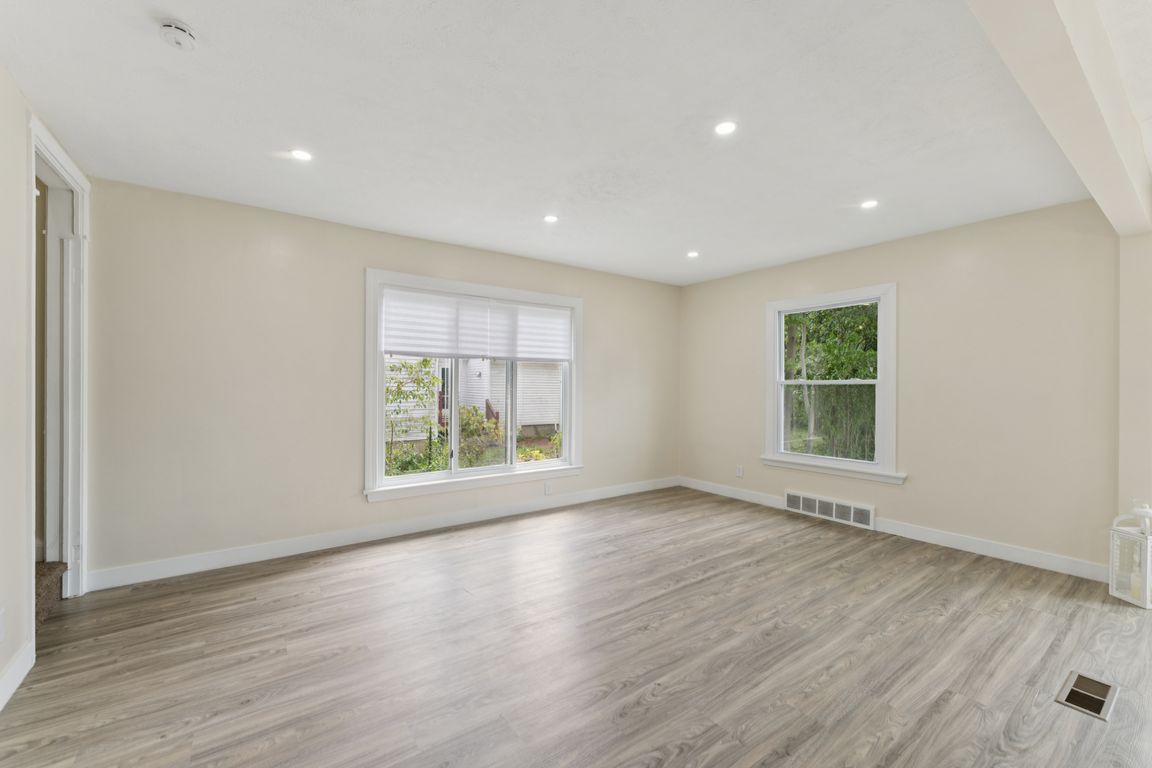 Mull Ave-S2907-009.jpg