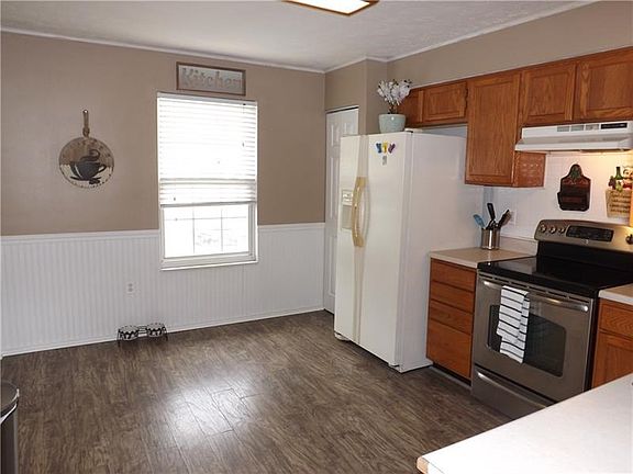 5th image of 204 Scenic Hill Dr