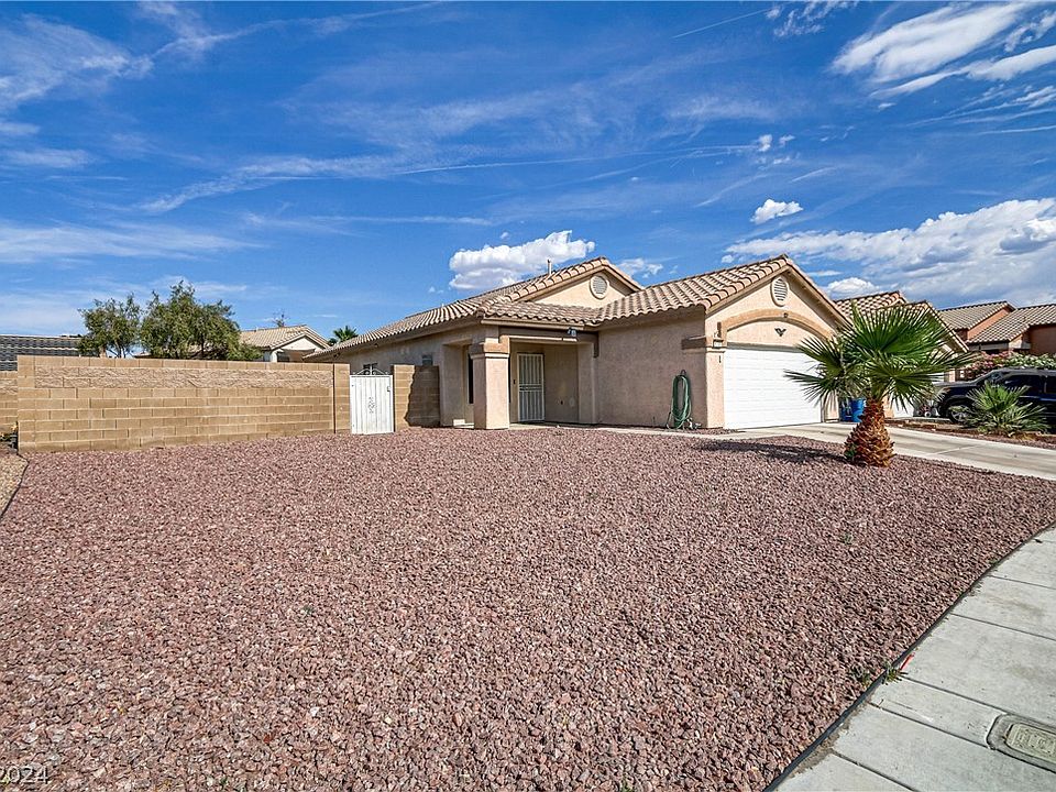 1st image of 4704 Cliff Breeze Dr