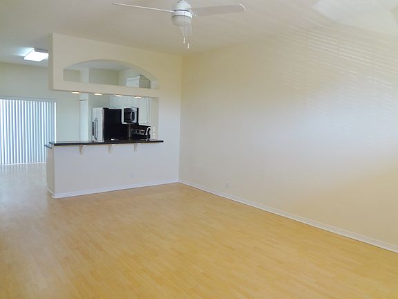 4th image of 2357 NE 14th St #503