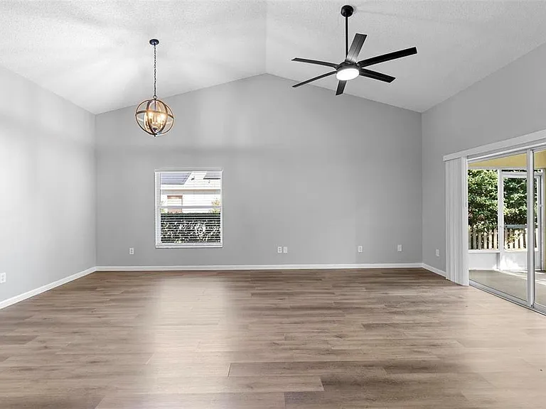 846 Grand Hughey Ct — Photo 16