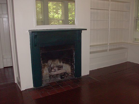5th image of 400 E 4th St
