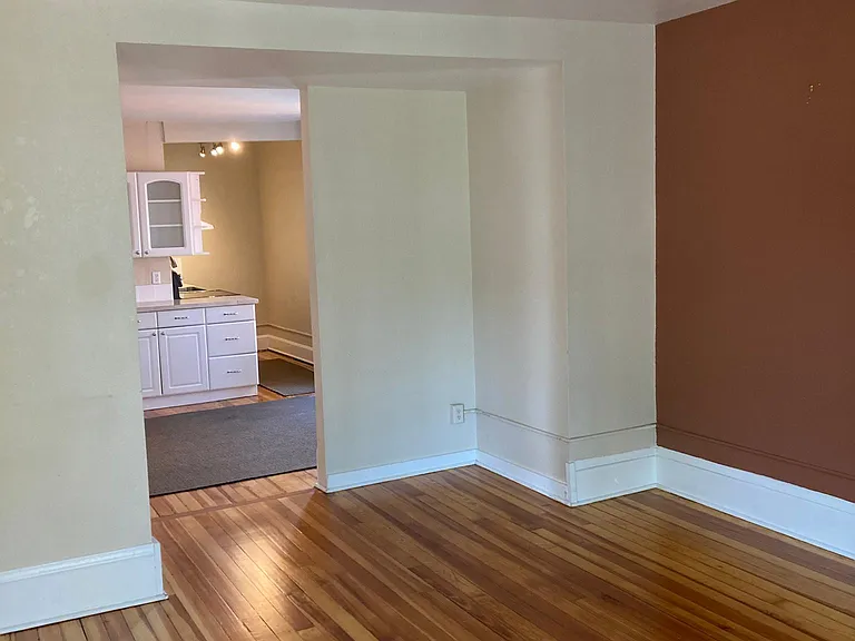 1004 Pine St — Photo 5