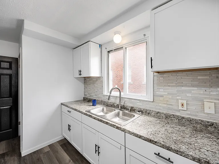 15344 Stout St — Photo 7