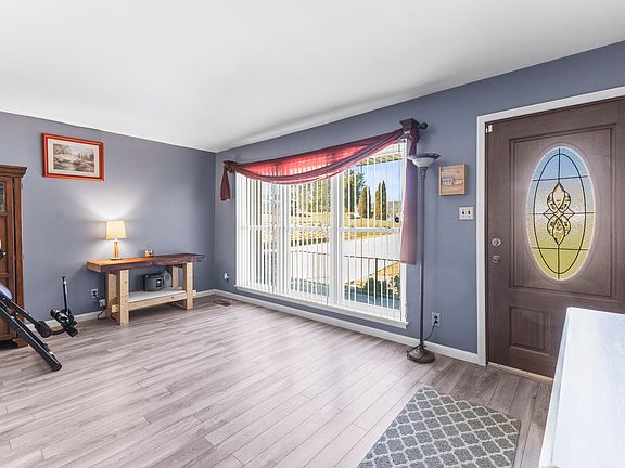 3rd image of 505 Round Pond Rd