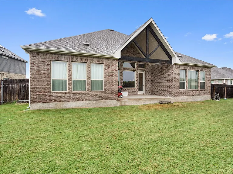 504 Pulitzer Dr — Photo 39