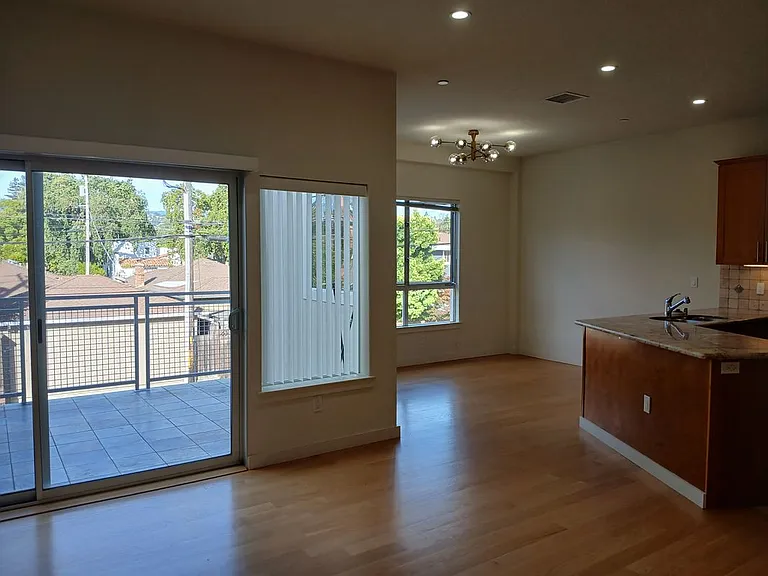 1580 Laurel St #1 — Photo 6