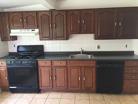3rd image of 2309 Ring St