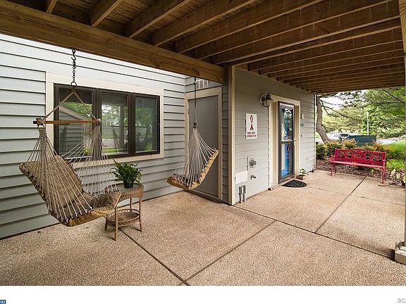 4th image of 20796 East Dr