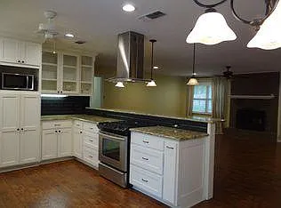 Kitchen - 111 Baylor Dr