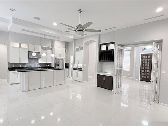 4th image of 2416 Nicole Dr