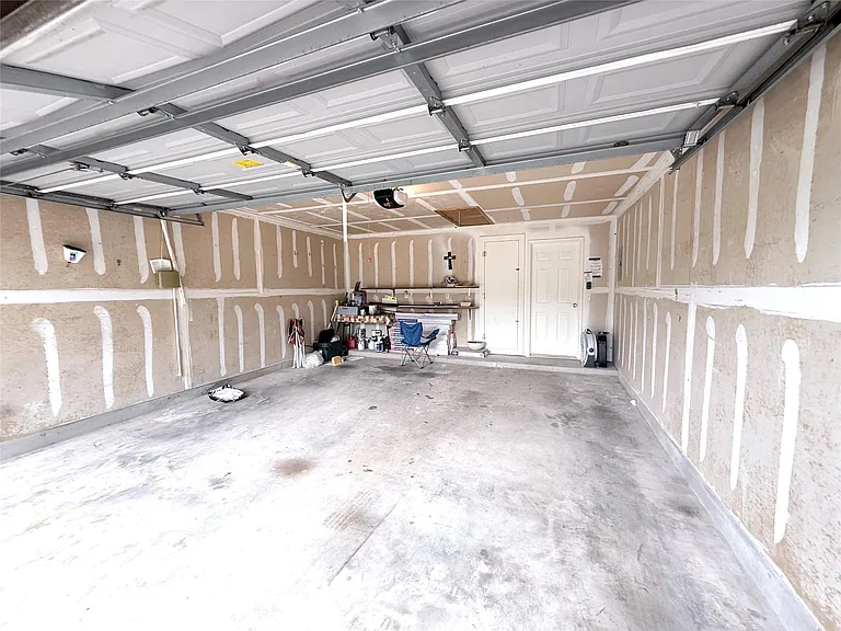206 Sunshadow Dr — Photo 22