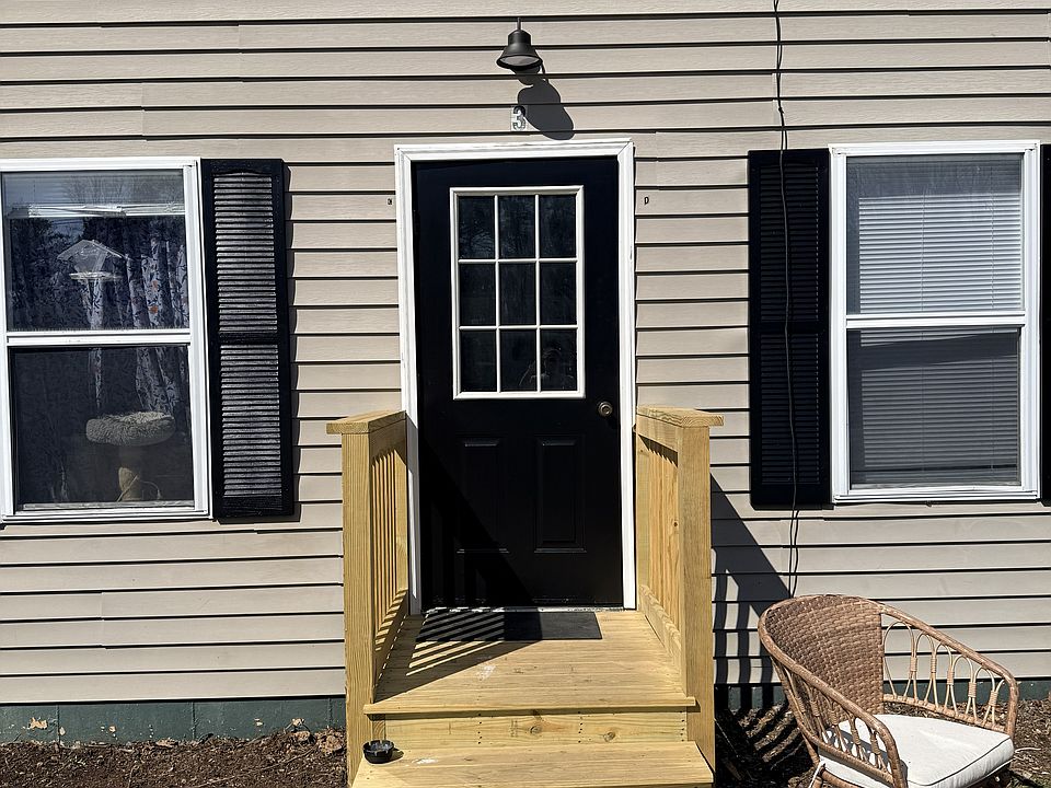 Entrance to upstairs units