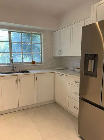 3 bed, 2.0 bath, 2076 sqft, $5,500 — Photo 1