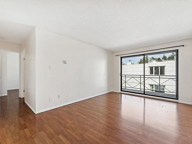 777 W 7th Ave #205 — Photo 2
