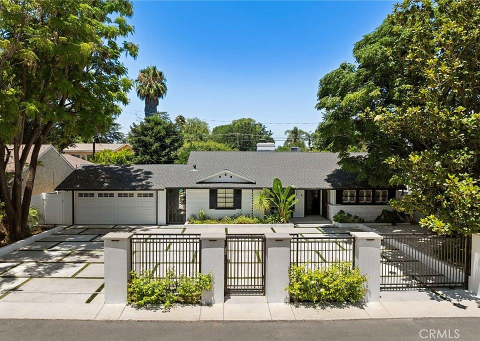 1st image of 22925 Leonora Dr