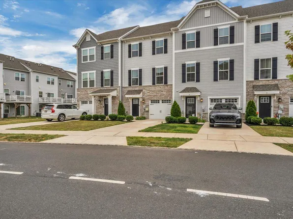 7 Hamilton Ct, Pennsauken, NJ 08110