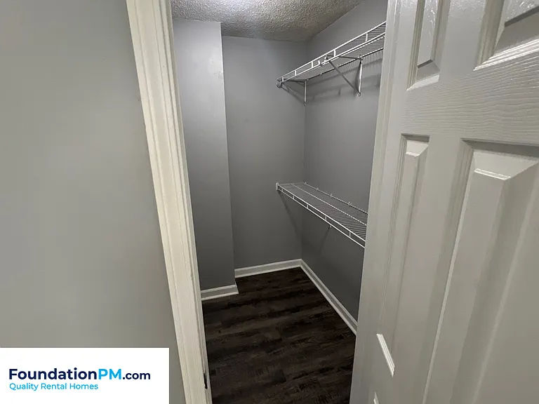 1530 Estacada Way — Photo 15