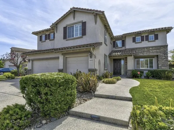 9640 Country Falls Ln, Elk Grove, CA 95757