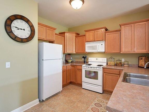 4th image of W205N16502 Cranberry Creek Ln