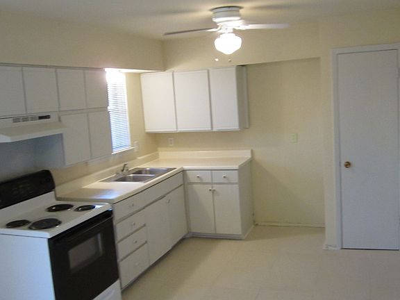 4th image of 4718 Hanover Dr