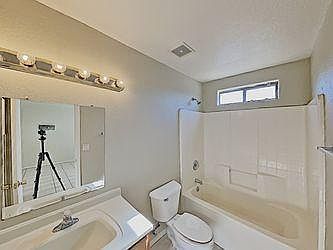 3rd image of 2517 E Wier Ave
