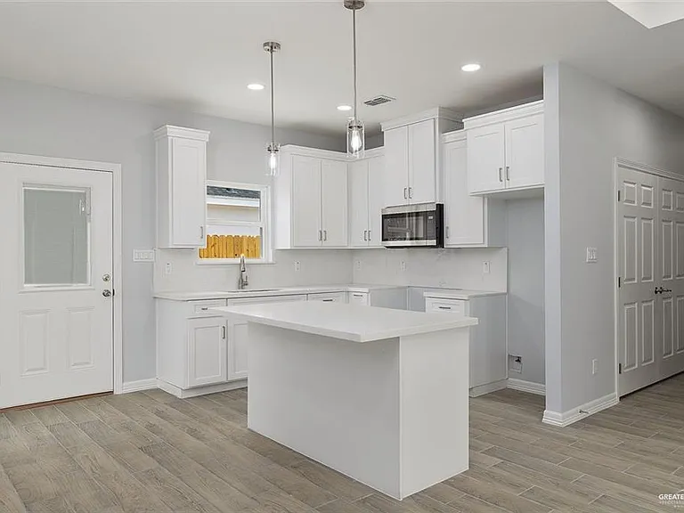 416 E Acacia Ave #2 — Photo 3