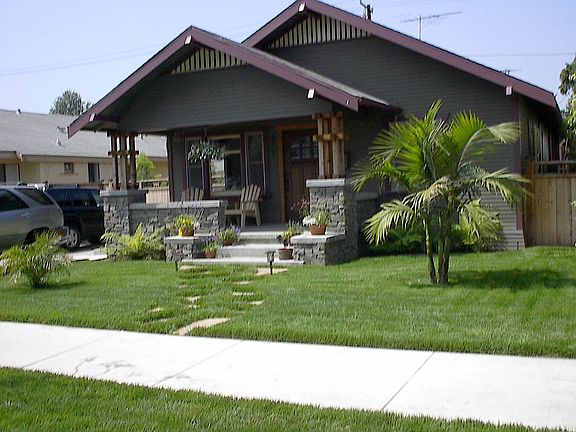 House in front of Bungalow