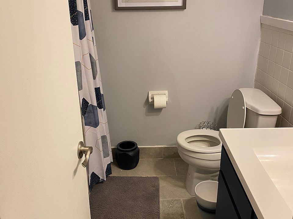remodeled 2nd flr full bath