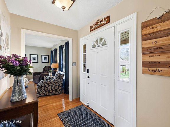 5th image of 11708 Saratoga Woods Ct