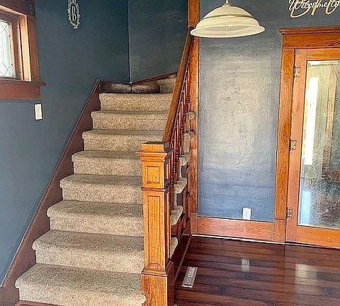 Front Entry Way!