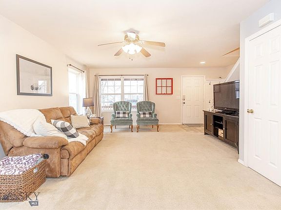 3rd image of 170 Meadow Brook Ln