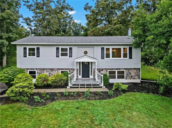251 Pleasant Ridge Road, Poughquag, NY 12570