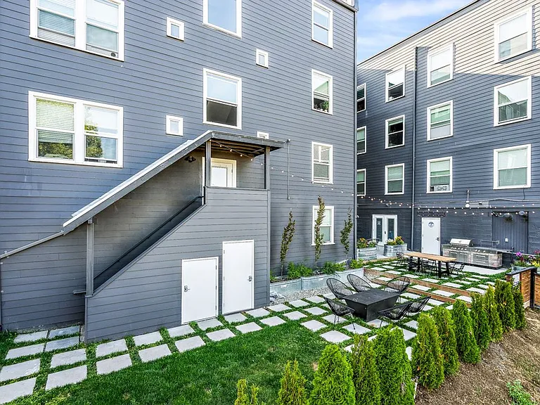 Madison View Apartments — Photo 1