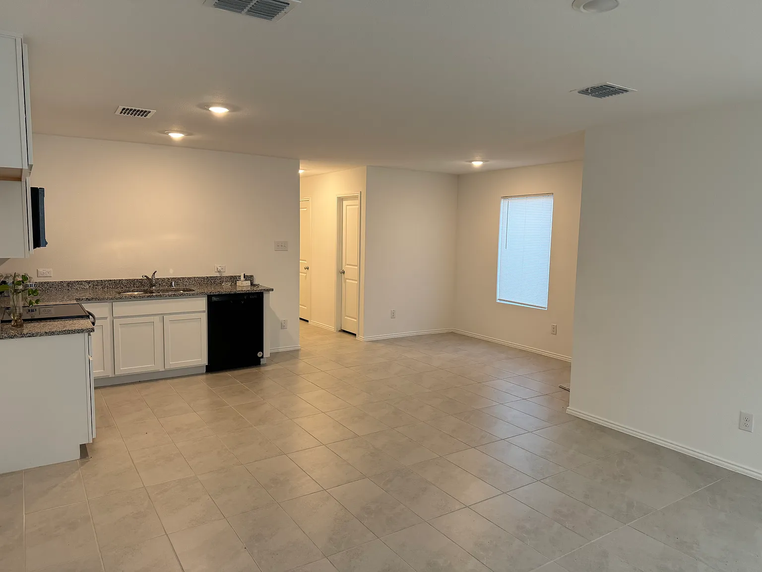 132 Jethro Ln — Photo 3