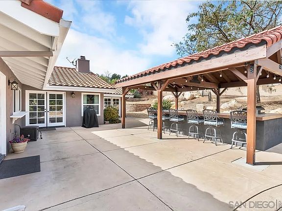 3rd image of 14930 Eastvale Rd