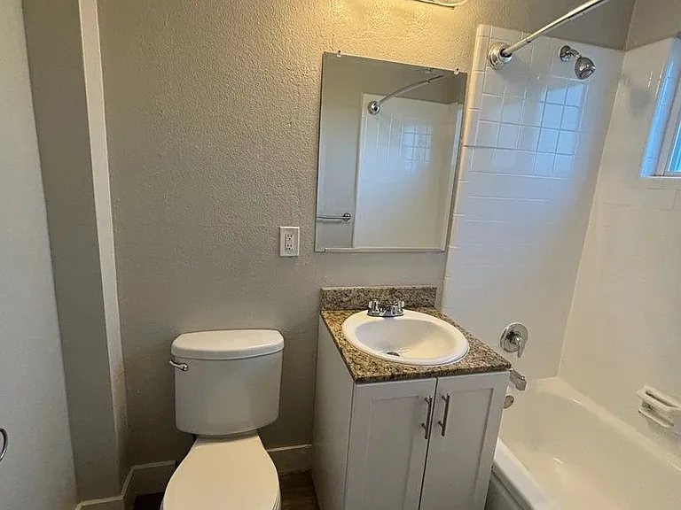 Sutter Crossing Apartments — Photo 6