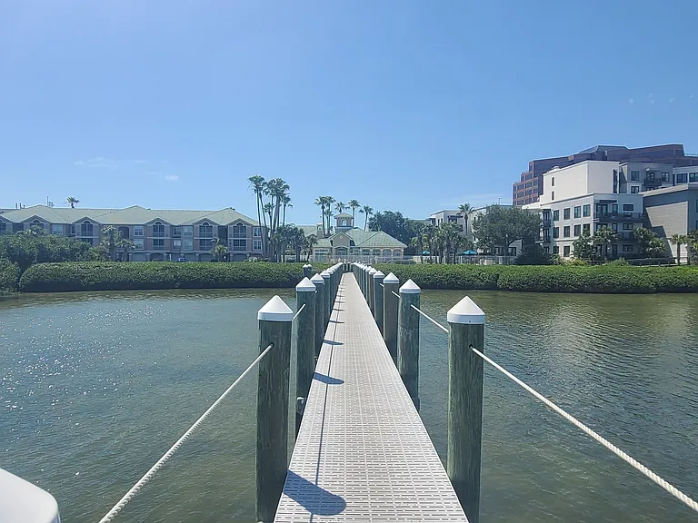 2201 Bay Club Cir — Photo 9