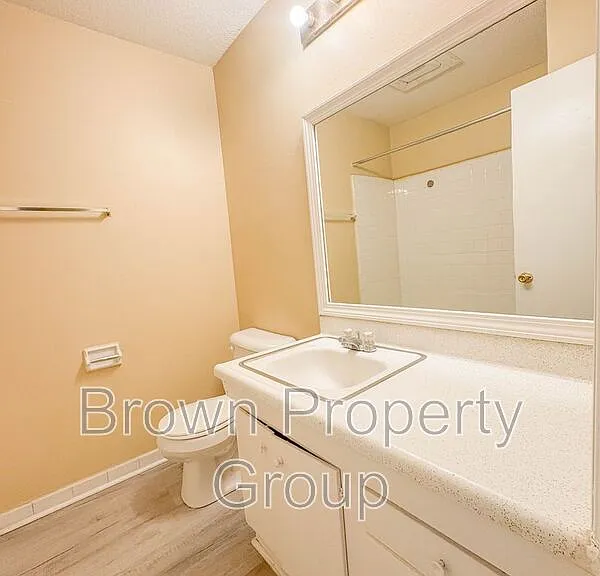 2310 Barrington Cir — Photo 7