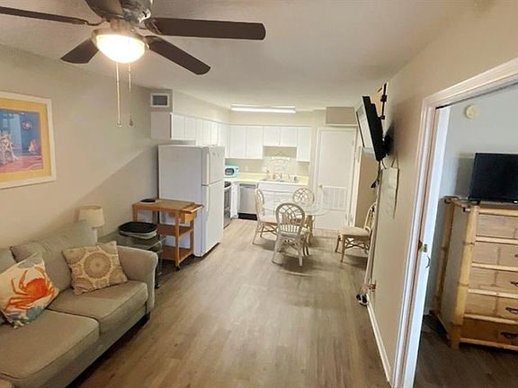 4th image of 920 Lagoon Avenue W #B204